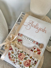 Load image into Gallery viewer, Bath Towel Baby Gift Set