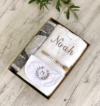 Load image into Gallery viewer, Bath Towel Baby Gift Set