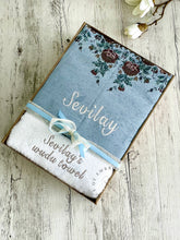 Load image into Gallery viewer, Classic Prayer Mat and Wudu Towel Gift Set