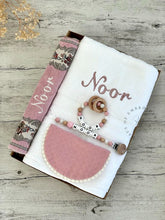 Load image into Gallery viewer, Bath Towel Baby Gift Set