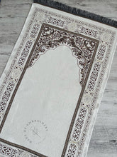 Load image into Gallery viewer, Classic Prayer Mat Gift Set
