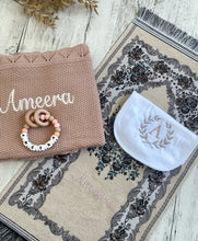 Load image into Gallery viewer, Baby Blanket gift set
