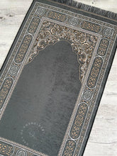 Load image into Gallery viewer, Classic Prayer Mat Gift Set
